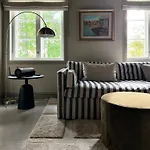 Elegant Lakeside House With Sauna & Jacuzzi *