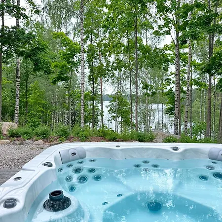 Elegant Lakeside House With Sauna & Jacuzzi Willa Lohja