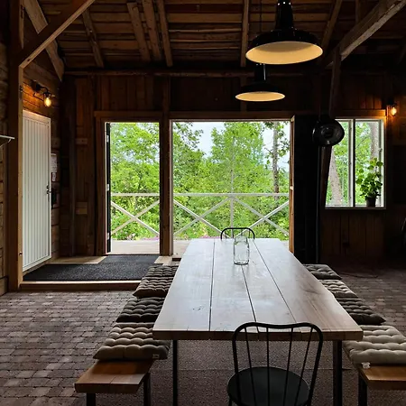 Elegant Lakeside House With Sauna & Jacuzzi Lohja
