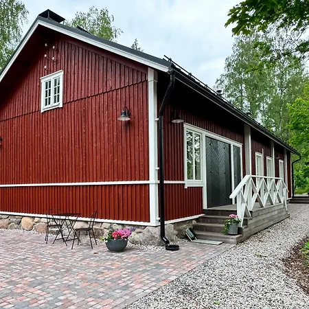 Elegant Lakeside House With Sauna & Jacuzzi
