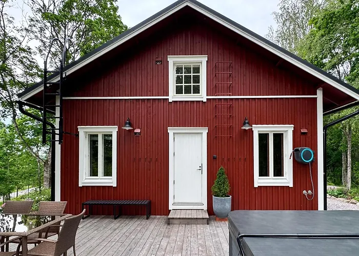 Elegant Lakeside House With Sauna & Jacuzzi Villa *