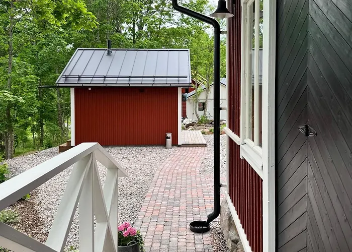 Elegant Lakeside House With Sauna & Jacuzzi Lohja