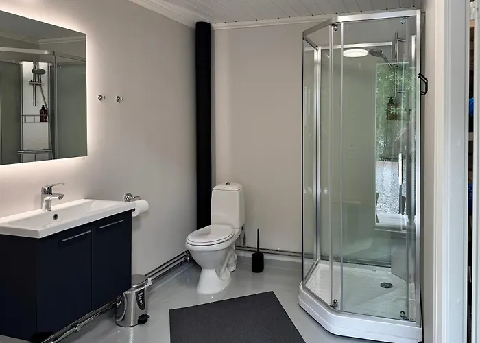 Elegant Lakeside House With Sauna & Jacuzzi