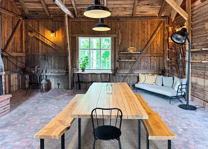 Elegant Lakeside House With Sauna & Jacuzzi 别墅 *