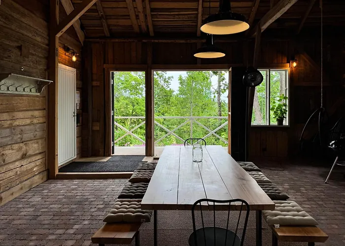 Elegant Lakeside House With Sauna & Jacuzzi Lohja