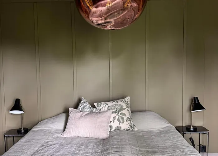 Elegant Lakeside House With Sauna & Jacuzzi Lohja