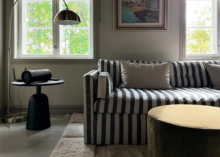 Elegant Lakeside House With Sauna & Jacuzzi *