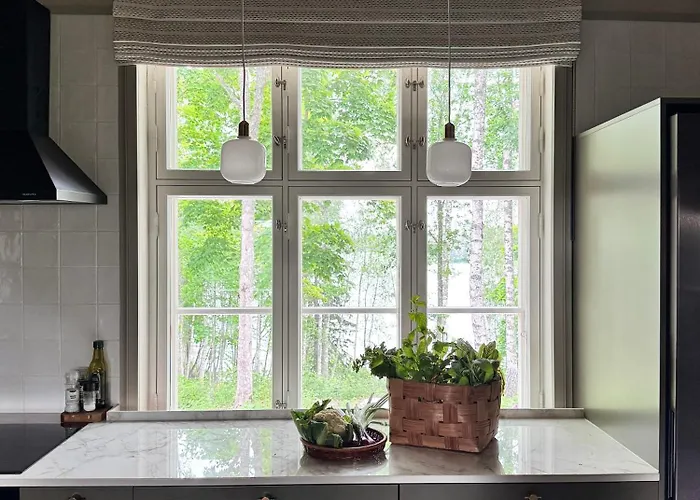 Elegant Lakeside House With Sauna & Jacuzzi Villa