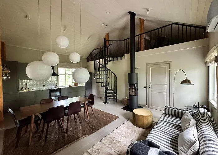 Elegant Lakeside House With Sauna & Jacuzzi Villa *